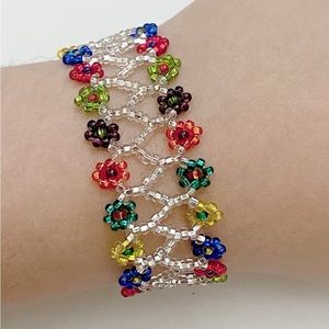 Thin flowery dark bracelet